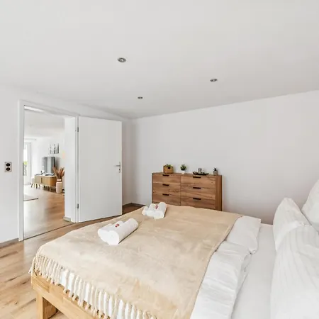 Remo I Altstadtidyll Am 1 - 6 Personen I Ruhig - Balkon - Parkplatz - Nahe Bahnhof Und Autobahn * Weesen