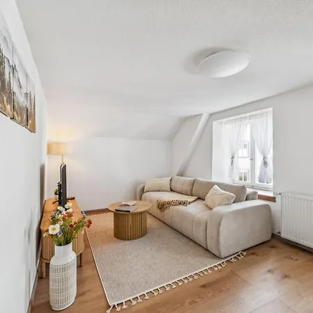 Daire Remo I Altstadtidyll Am 1 - 6 Personen I Ruhig - Balkon - Parkplatz - Nahe Bahnhof Und Autobahn Weesen