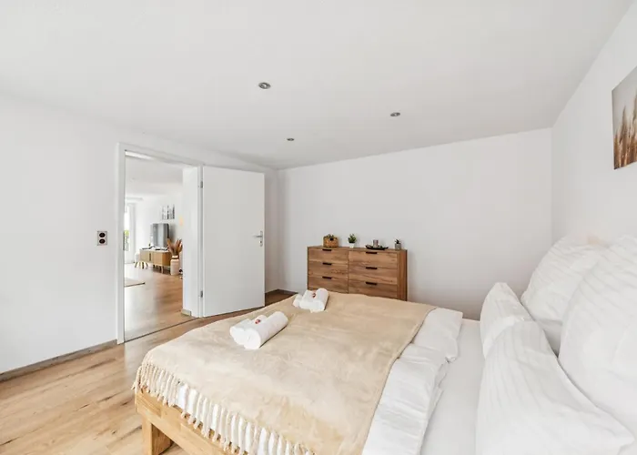 Remo I Altstadtidyll Am 1 - 6 Personen I Ruhig - Balkon - Parkplatz - Nahe Bahnhof Und Autobahn * ويسن