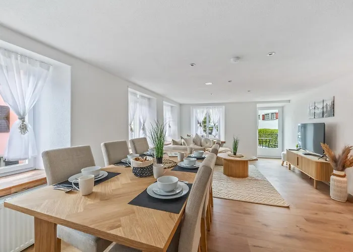 Remo I Altstadtidyll Am 1 - 6 Personen I Ruhig - Balkon - Parkplatz - Nahe Bahnhof Und Autobahn * ويسن