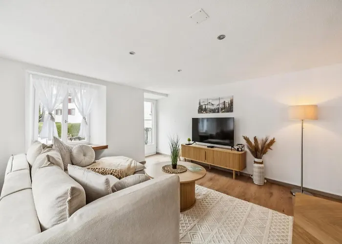 Remo I Altstadtidyll Am 1 - 6 Personen I Ruhig - Balkon - Parkplatz - Nahe Bahnhof Und Autobahn ويسن