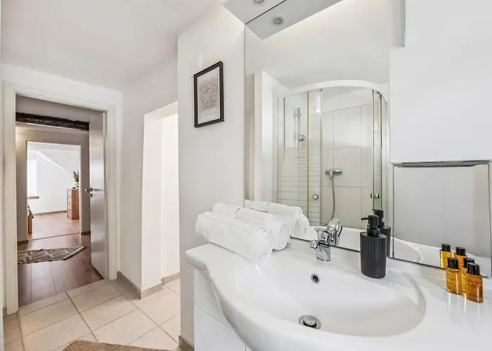 Remo I Altstadtidyll Am 1 - 6 Personen I Ruhig - Balkon - Parkplatz - Nahe Bahnhof Und Autobahn شقة *